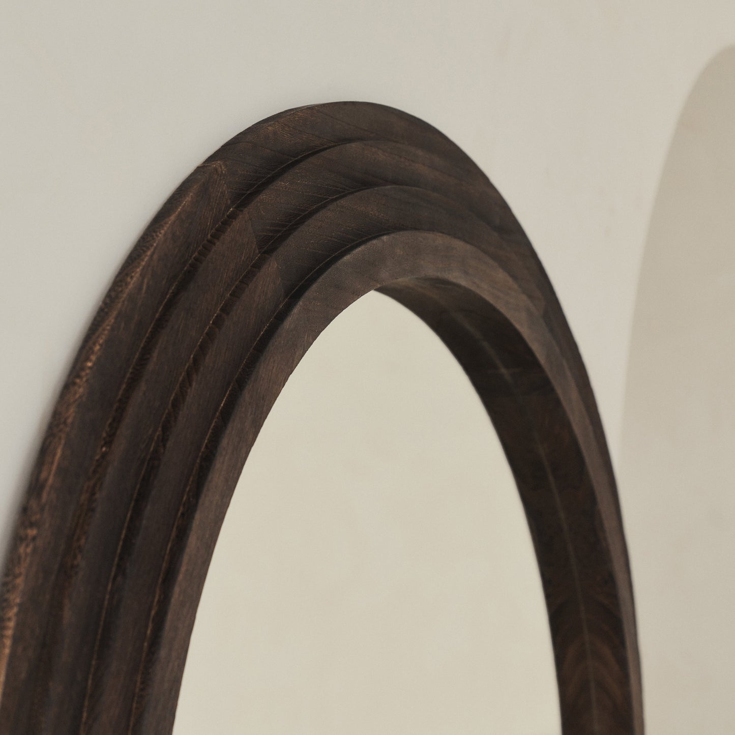Luciana - Specchio in Legno Bruciato ad Arco Figura Intera 180cm x 110cm