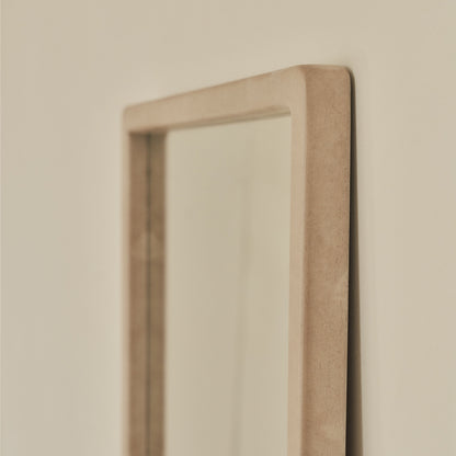 Arden - Specchio in Legno a Figura Intera Color Cemento 140cm x 45cm