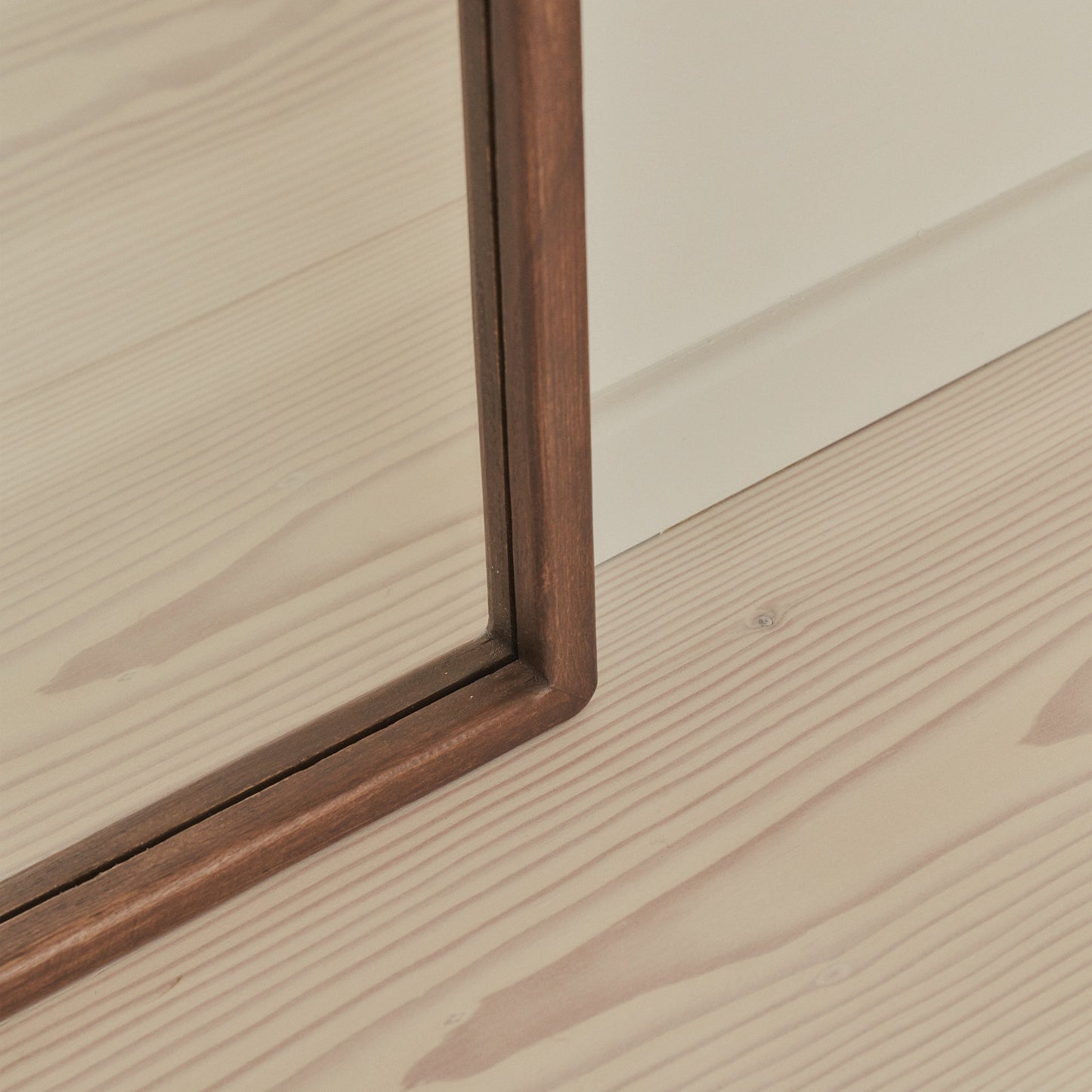 Arden - Specchio Intero in Legno Scuro 140cm x 45cm