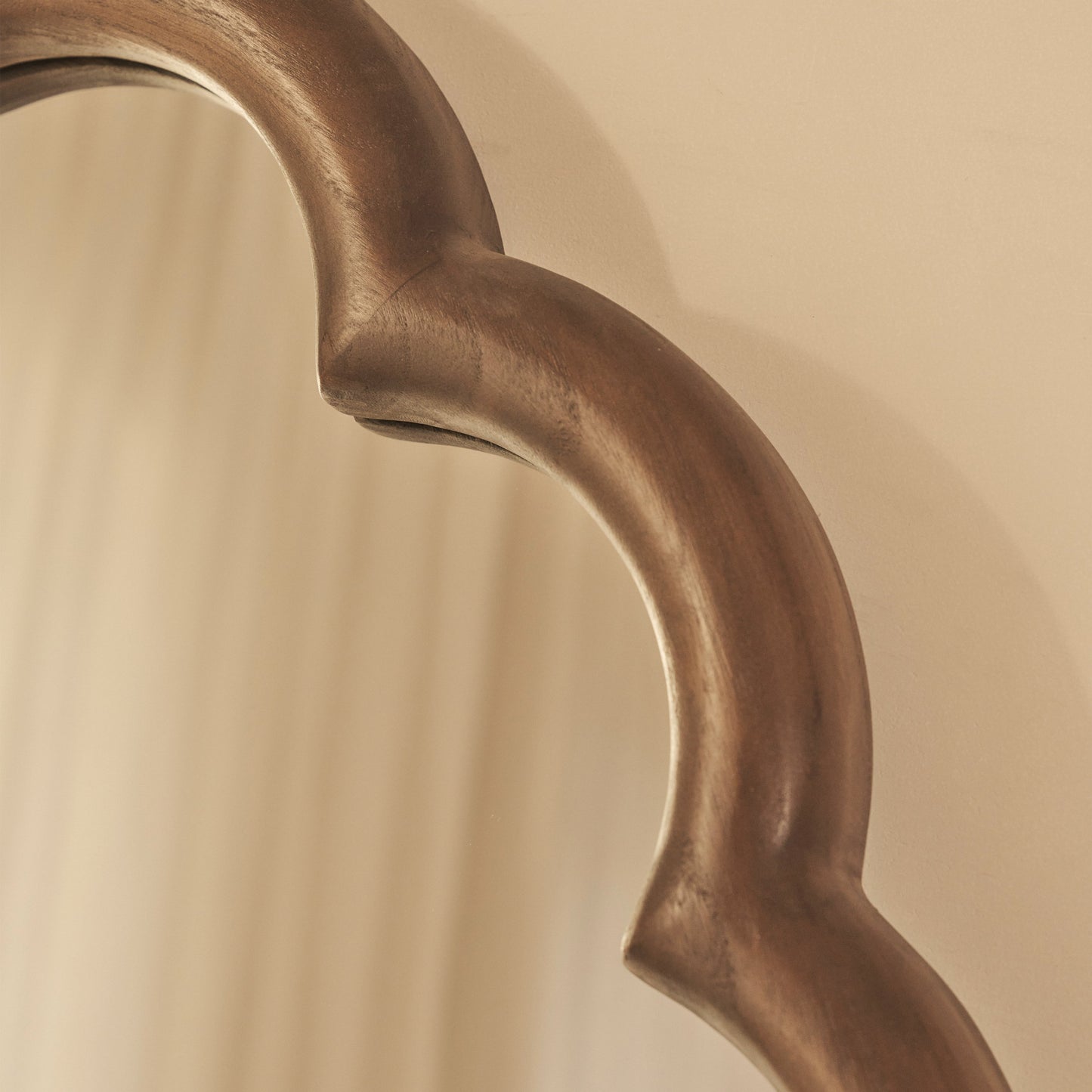 Safi - Specchio Grande ad Arco in Legno Scuro a Figura Intera 190cm x 90cm