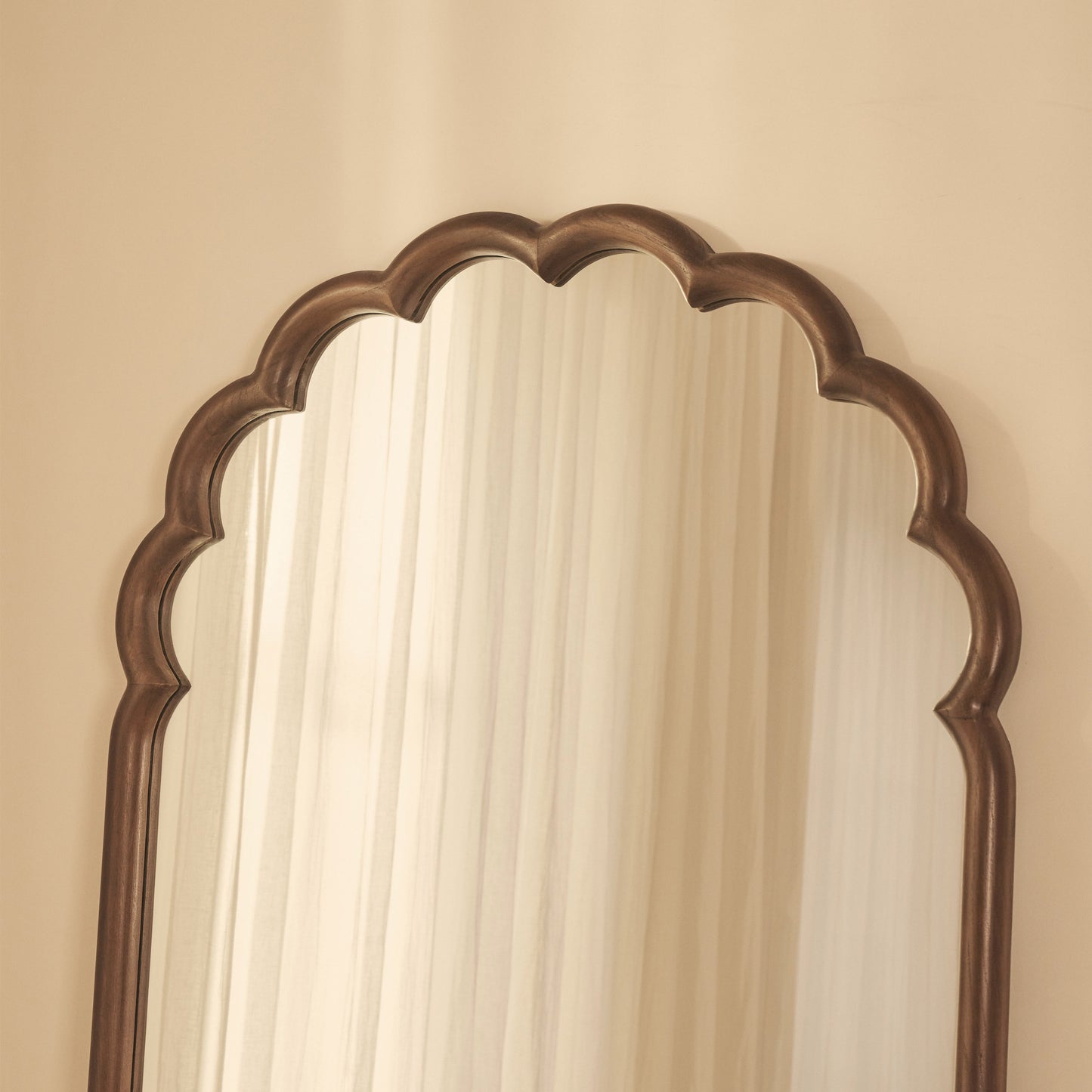 Safi - Specchio Grande ad Arco in Legno Scuro a Figura Intera 190cm x 90cm