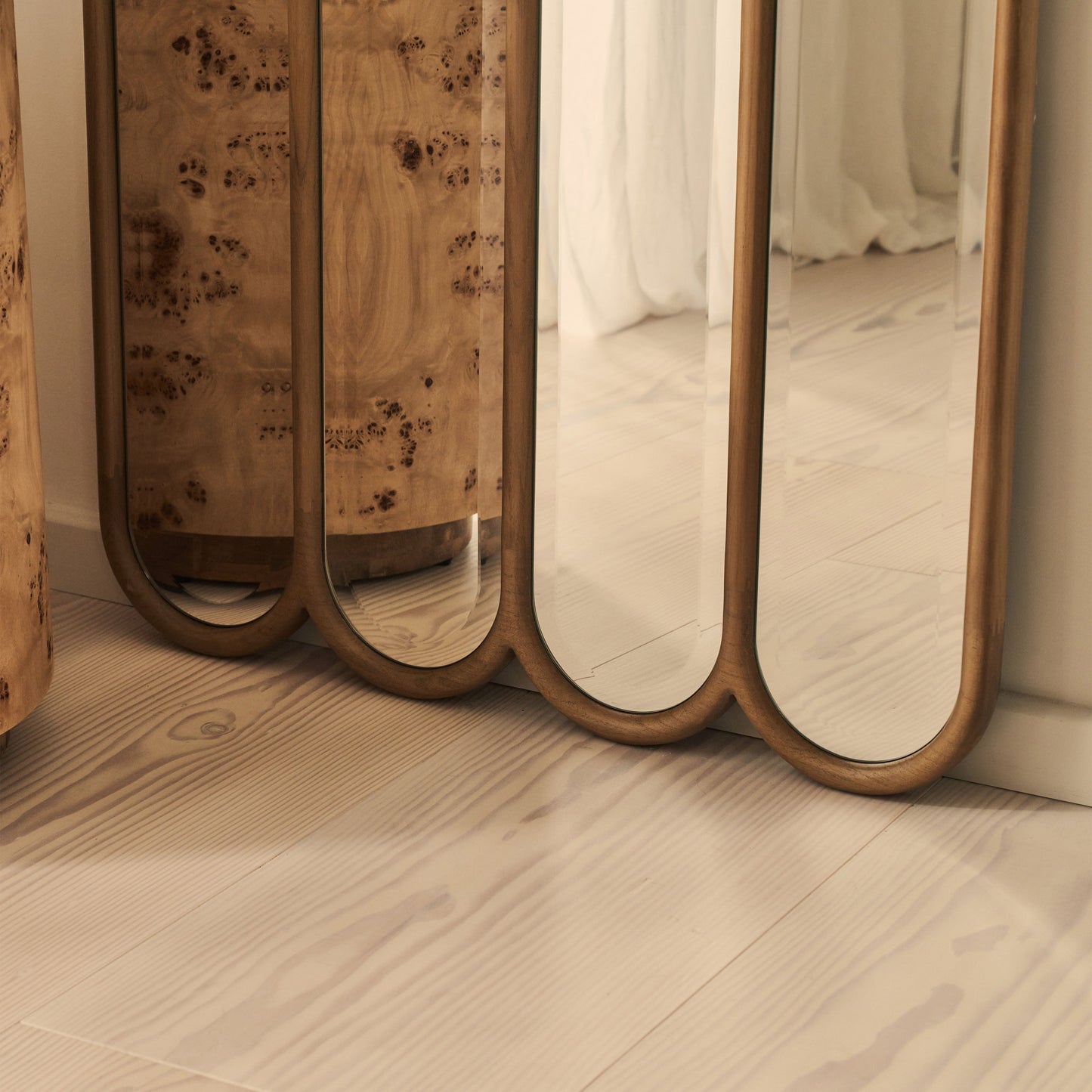 Reims - Specchio ad Arco in Legno con Pannelli in Legno Caldo 180cm x 80cm