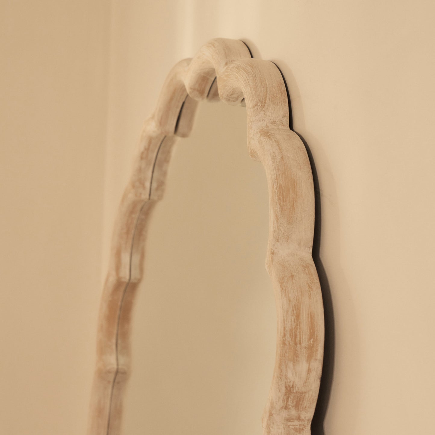 Safi - Specchio Grande ad Arco in Legno Lavato Bianco a Figura Intera 190cm x 90cm