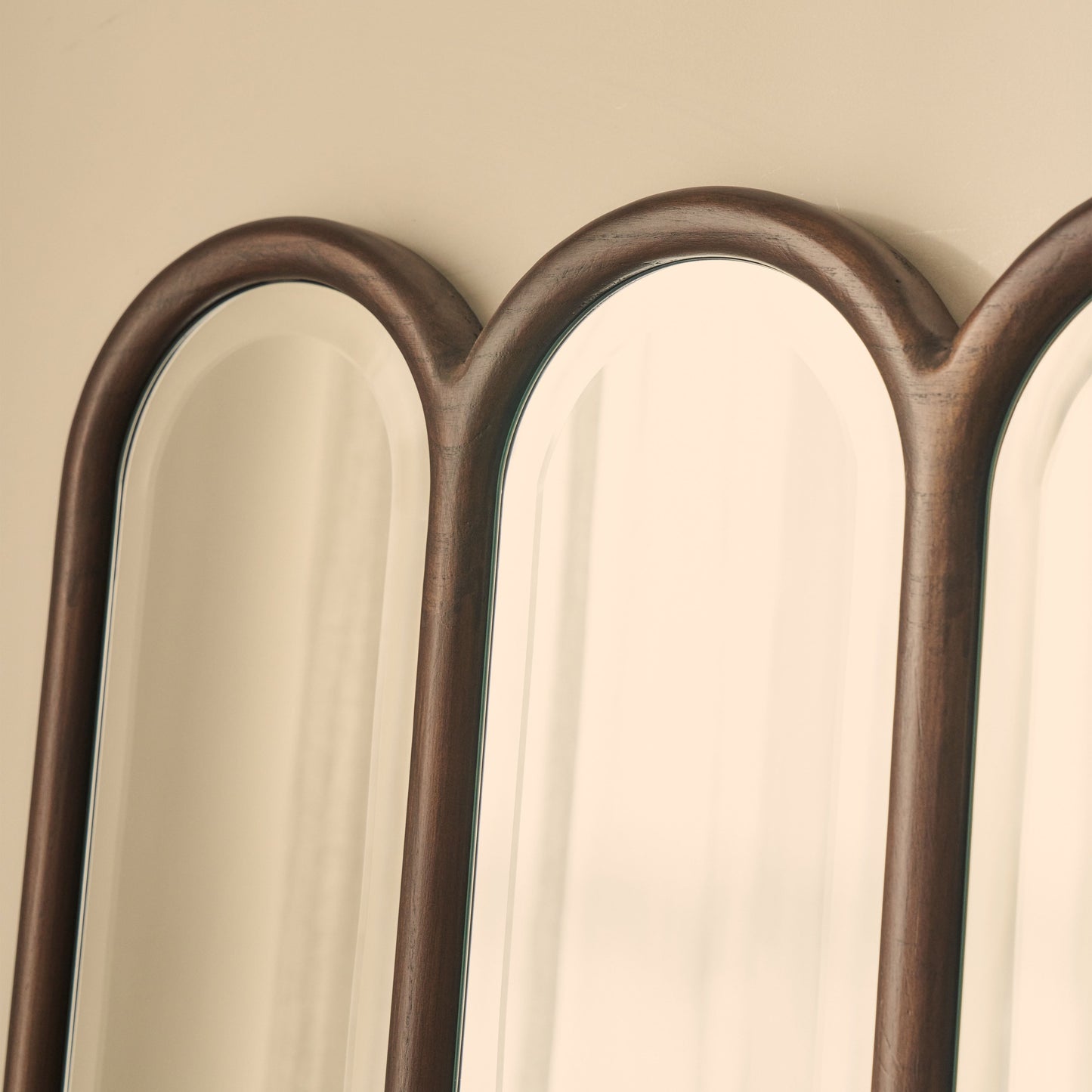 Reims - Specchio in Legno ad Arco con Pannelli Nero 180cm x 80cm