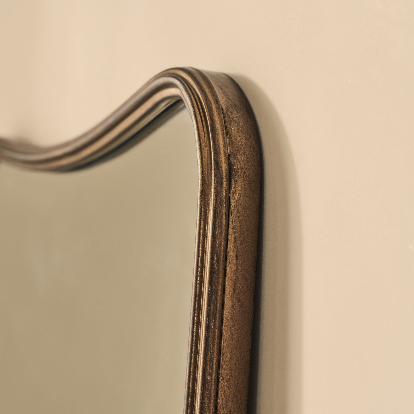 Louis - Specchio in Metallo Curvo a Figura Intera Bronzo Anticato 160cm x 60cm