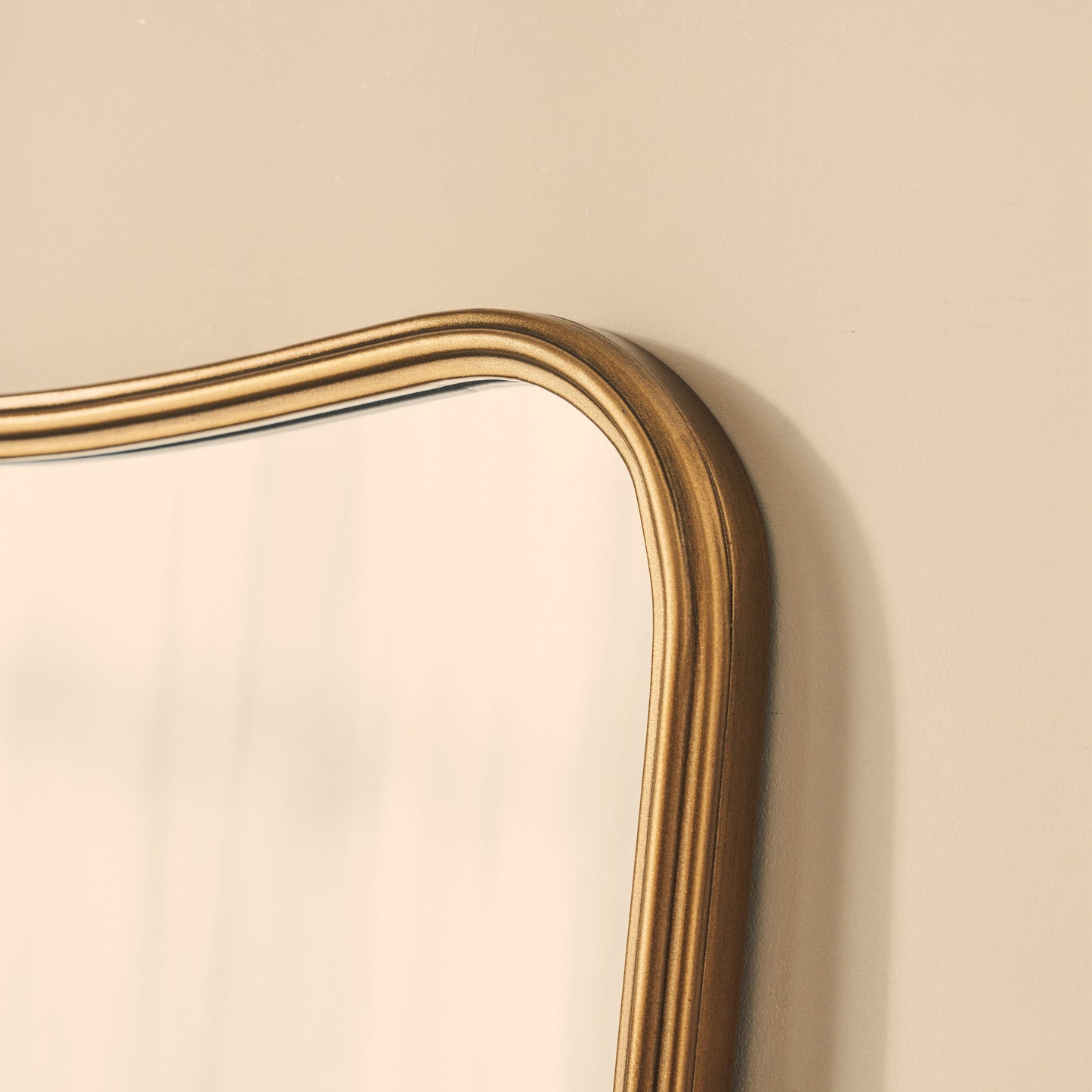 Louis - Specchio in Metallo Curvo a Figura Intera Oro 160cm x 60cm