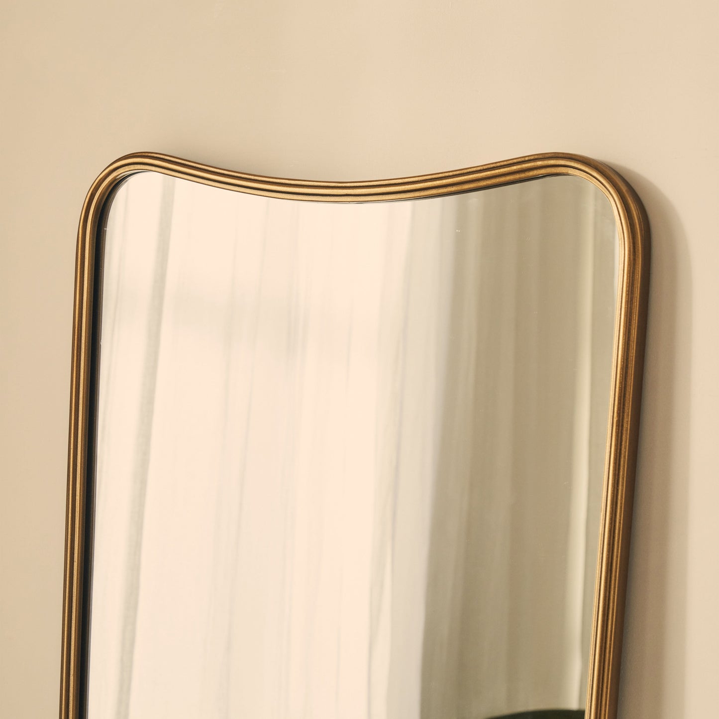 Louis - Specchio in Metallo Curvo a Figura Intera Oro 160cm x 60cm
