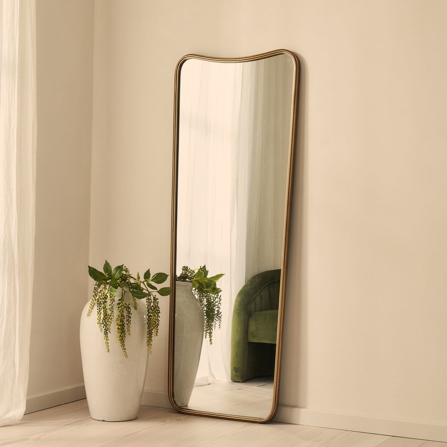 Louis - Specchio in Metallo Curvo a Figura Intera Oro 160cm x 60cm