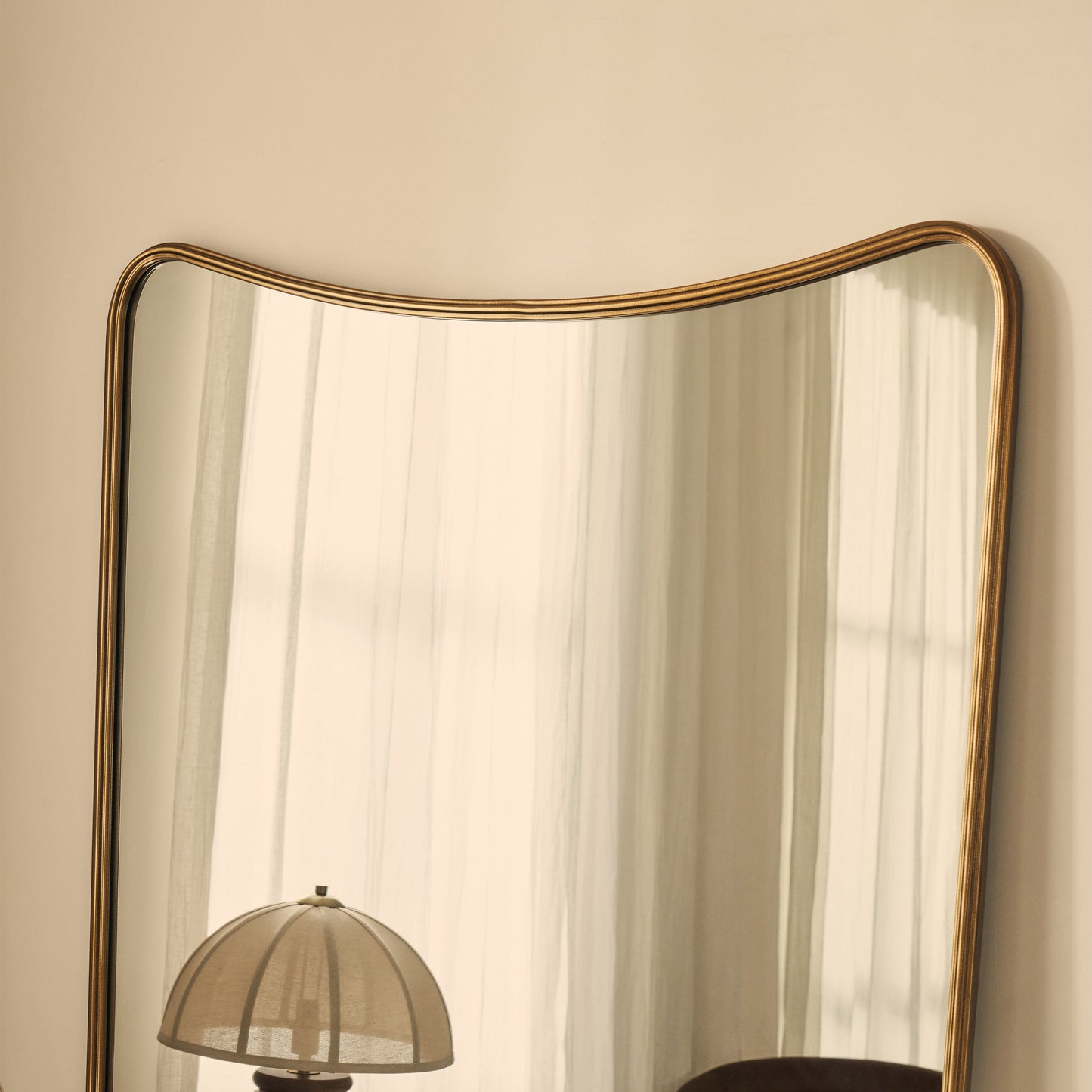 Louis - Specchio Curvo in Metallo a Figura Intera Oro 180cm x 100cm