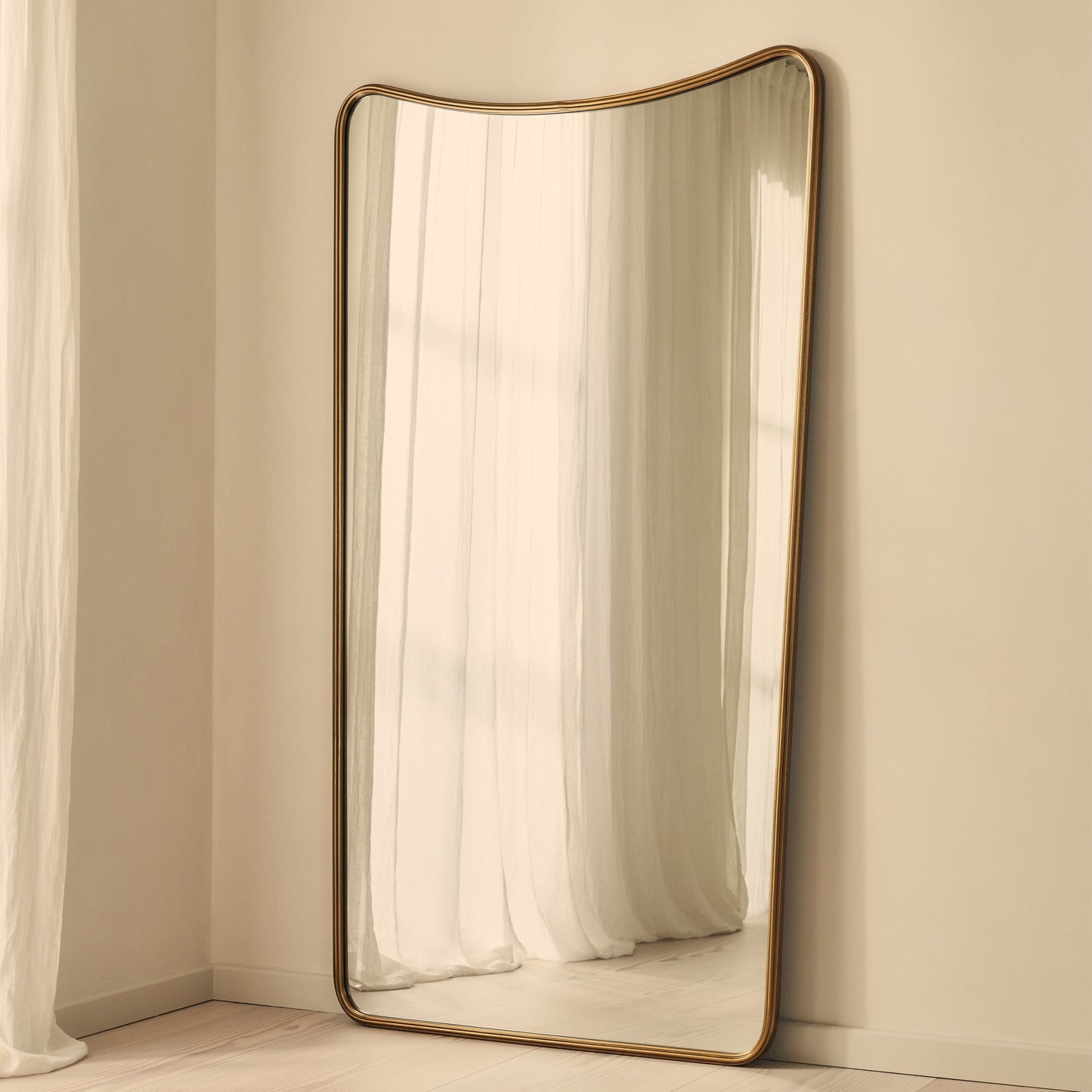 Louis - Specchio Curvo in Metallo a Figura Intera Oro 180cm x 100cm