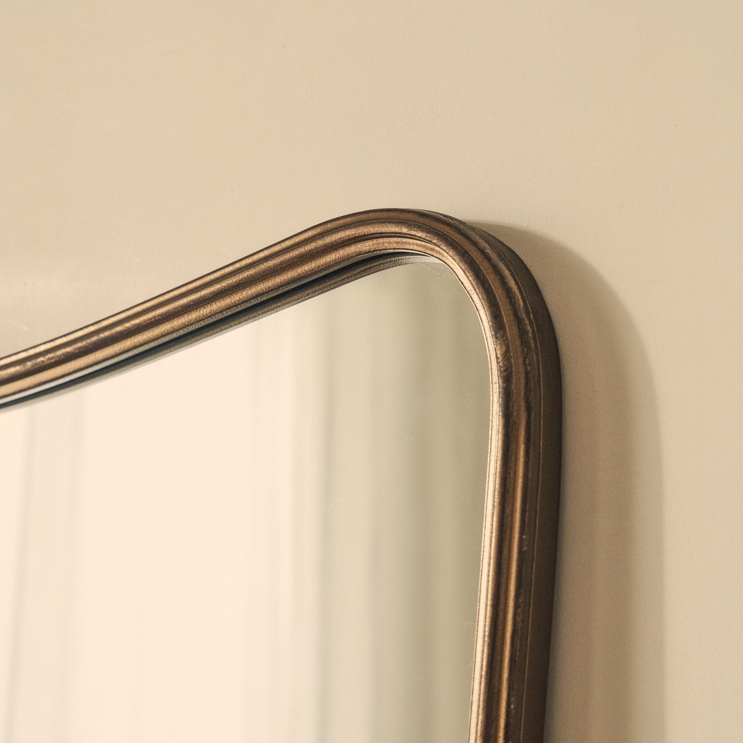 Louis - Specchio in Metallo Curvo a Figura Intera Bronzo Antico 180cm x 100cm