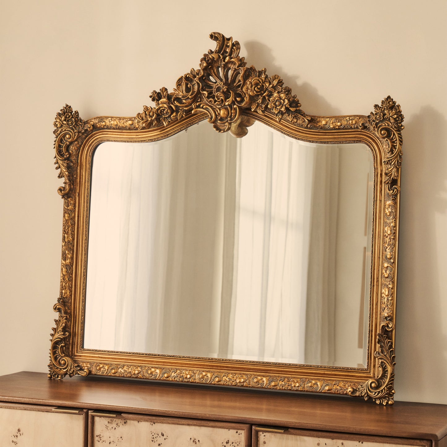 Francesca - Specchio da Parete Arcuato Decorato Oro 109cm x 100cm