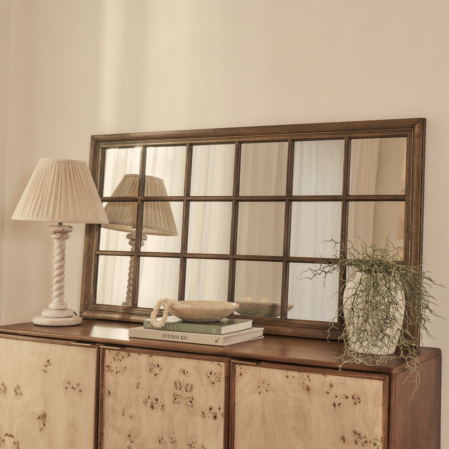 Sasha - Specchio a Finestra Rettangolare Shabby Chic in Legno Scuro 134cm x 70cm
