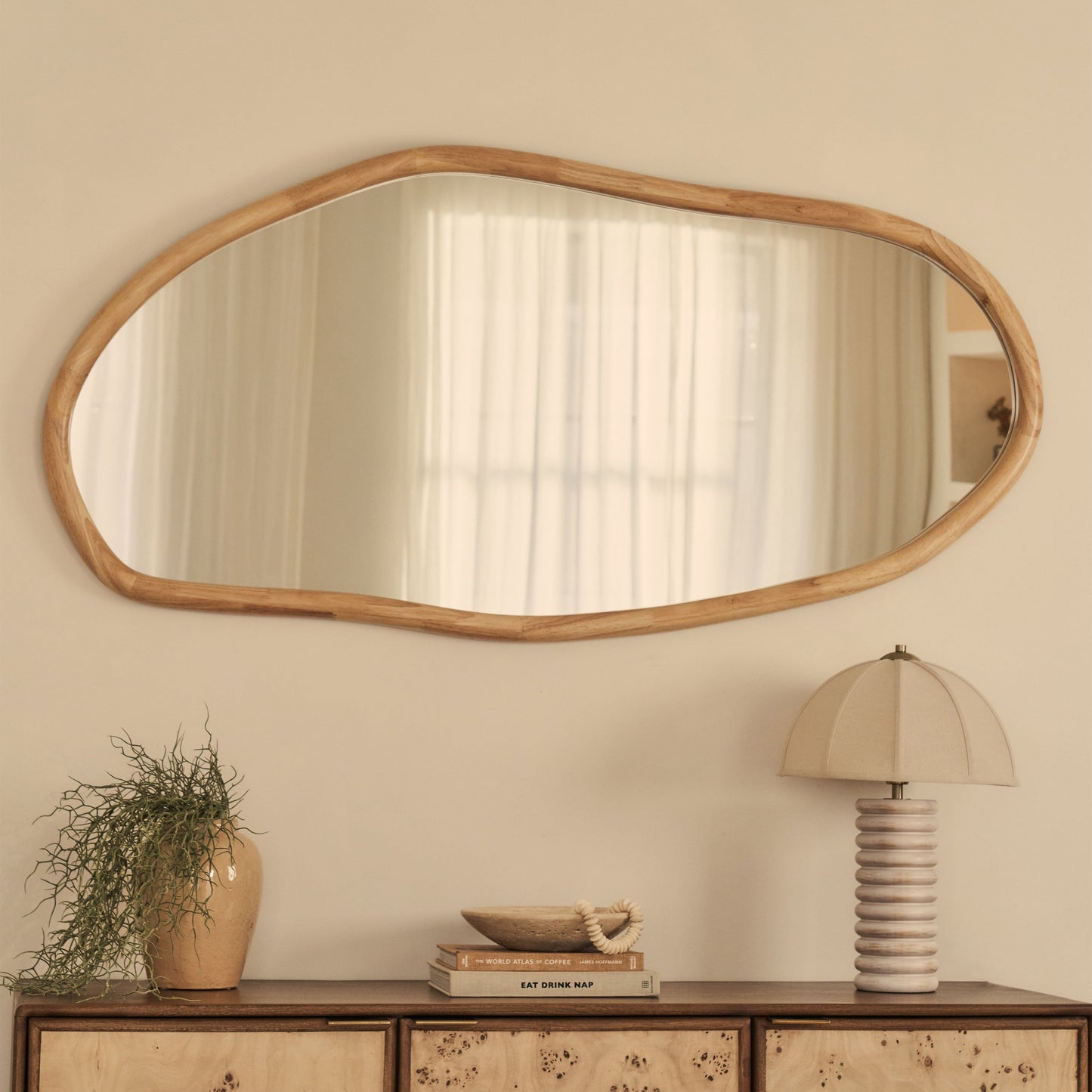 Aaliyah - Specchio da Parete Irregolare in Legno Chiaro 150cm x 75cm