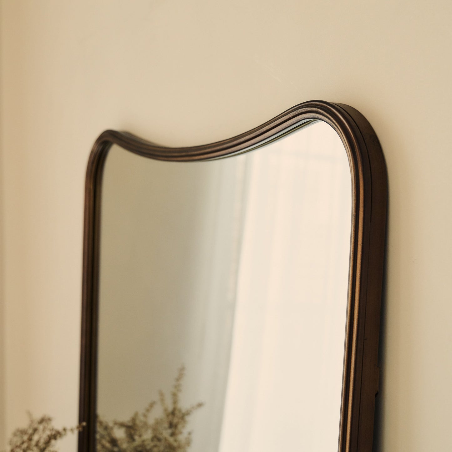 Louis - Specchio Sopra-camino Curvo in Metallo Bronzo Antico 90cm x 75cm