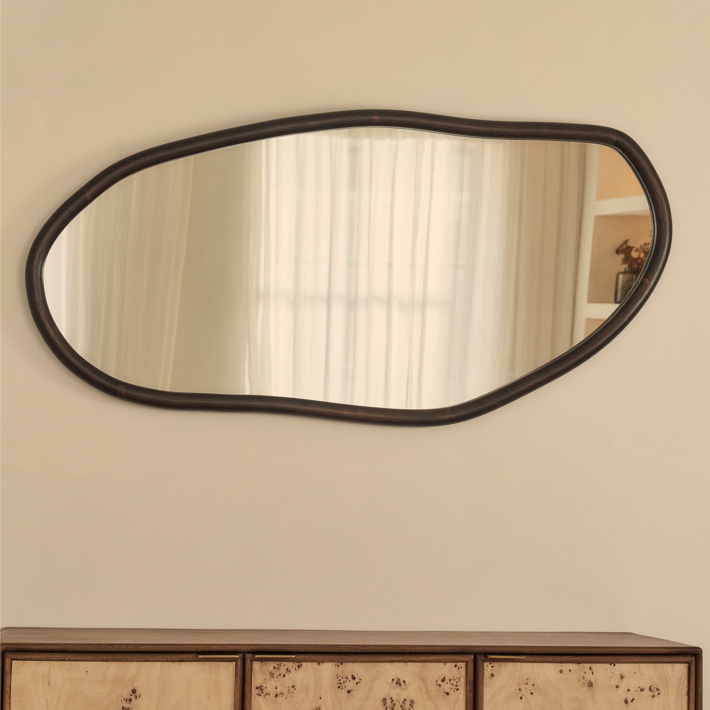 Aaliyah - Specchio da Parete Irregolare in Legno Scuro 150cm x 75cm