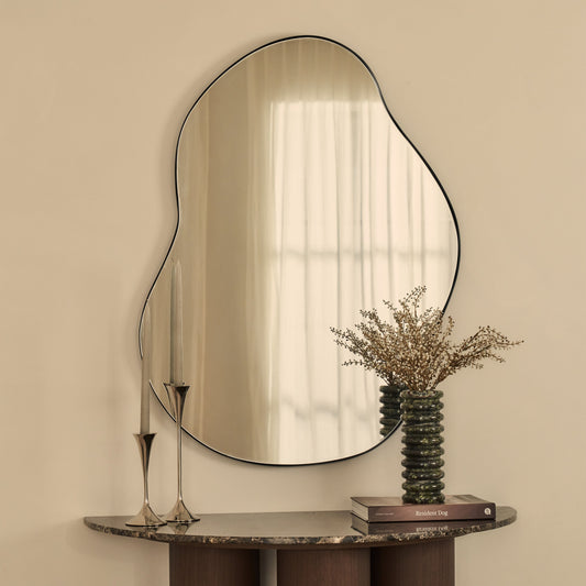 Ava - Specchio Irregolare a Forma di Stagno Nero 100cm x 70cm