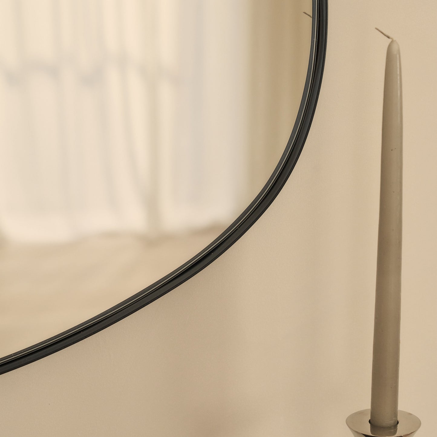 Ava - Specchio Irregolare a Forma di Pietra Nero 75cm x 45cm