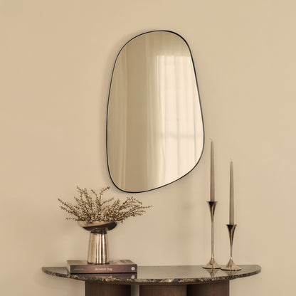 Ava - Specchio Irregolare a Forma di Pietra Nero 75cm x 45cm