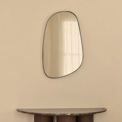 Ava - Specchio Irregolare a Forma di Pietra Nero 75cm x 45cm