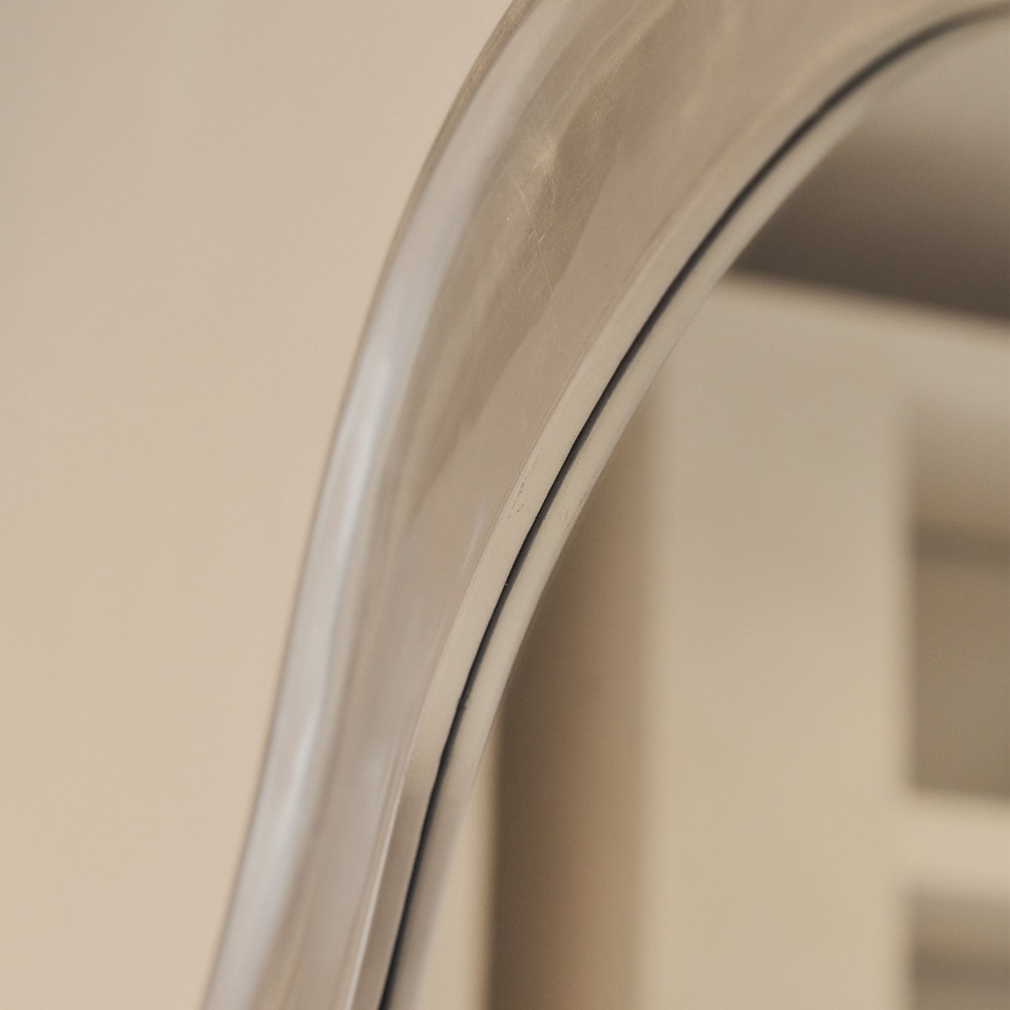 Riva - Specchio Irregolare a Forma di Stagno Cromo Spazzolato 120cm x 90cm