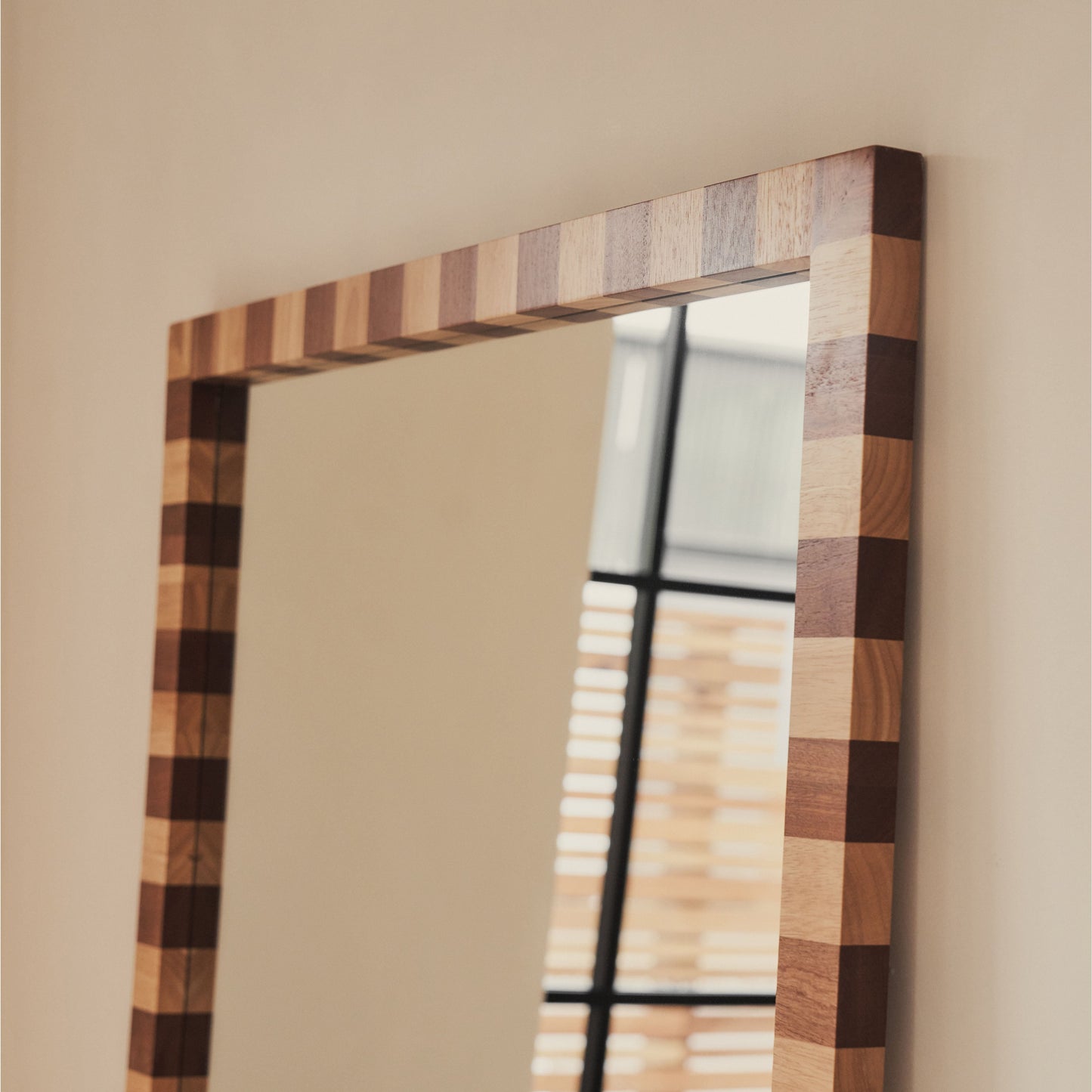 Tessera - Specchio Rettangolare in Legno a Scacchi Legno Scuro e Legno Chiaro 180cm x 90cm