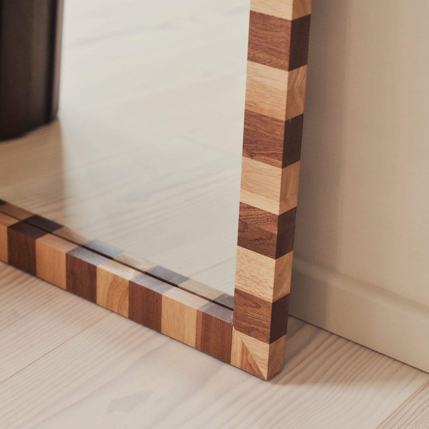Tessera - Specchio Rettangolare in Legno a Scacchi Legno Scuro e Legno Chiaro 180cm x 90cm