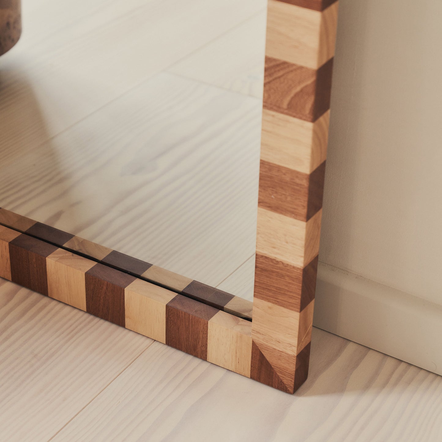Tessera - Specchio ad Arco in Legno a Scacchi Legno Scuro e Legno Chiaro 170cm x 80cm