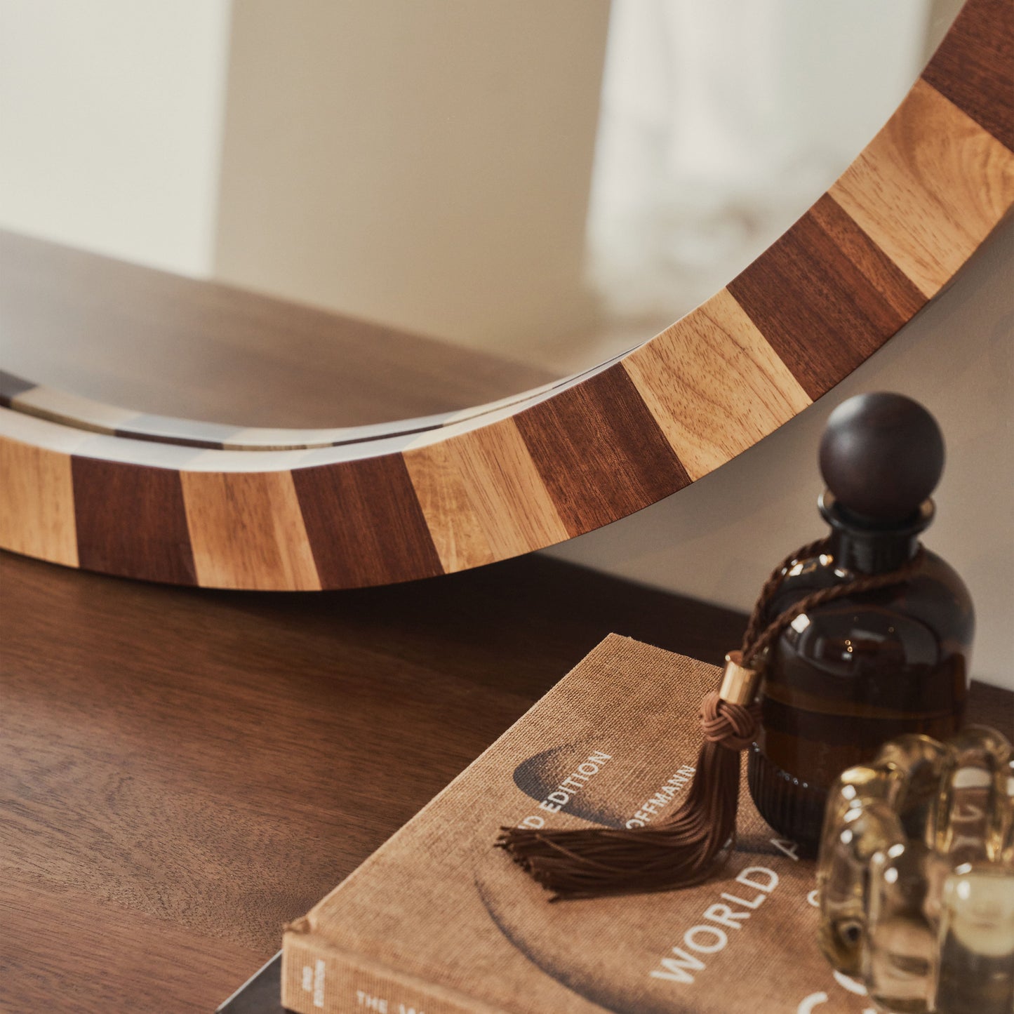 Tessera - Specchio Circolare in Legno a Scacchi Legno Scuro e Legno Chiaro 90cm x 90cm