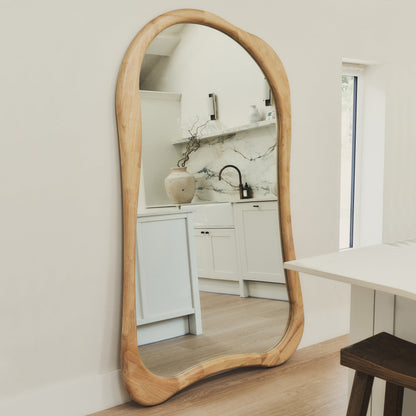 Arcurva - Specchio Irregolare Grande a Figura Intera in Legno Chiaro 190cm x 120cm